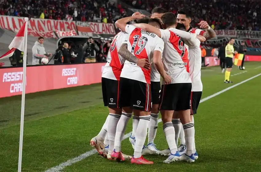 Con dos golazos, River venció a Lanús y reafirmó su levantada en el torneo local