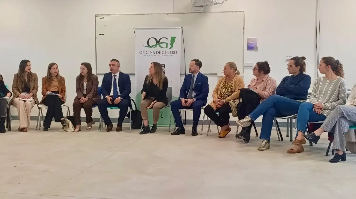 Funcionarios de San Vicente participaron en una jornada sobre violencia de género en Rafaela - 2