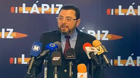 Antonio Ecarri se las canta a Maduro: «lleva de arrastre la materia de educación»