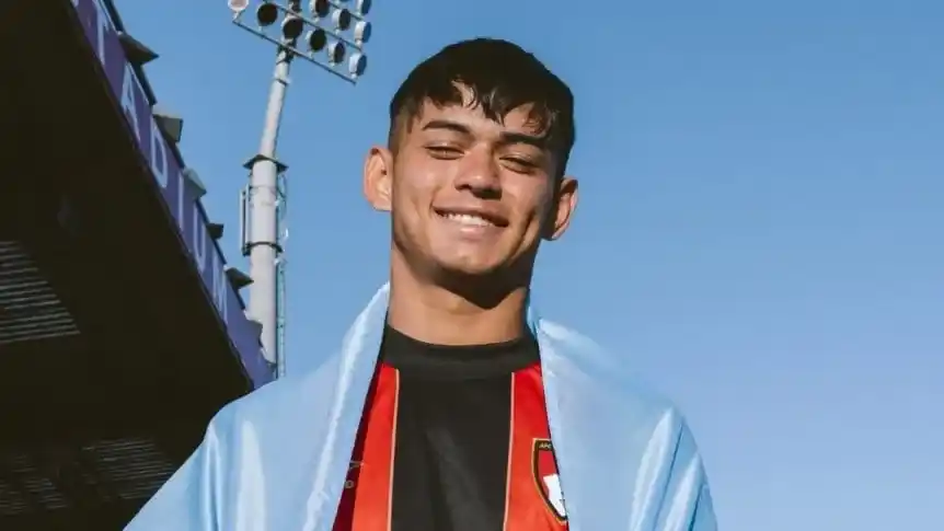 Un defensor de Lanús fue vendido por una cifra millonaria a la Premier League