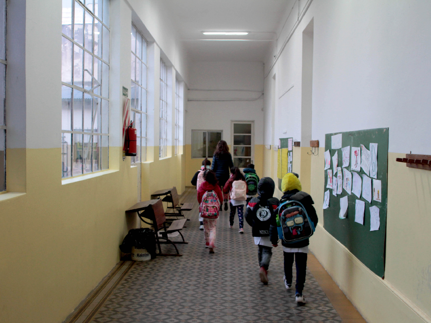 Con una hora más de clases, el lunes vuelven los chicos a la escuela  