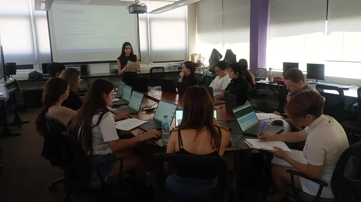 La capacitación se realizó en la Escuela Municipal de Talentos.