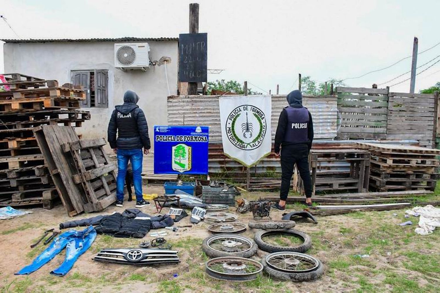 Desbaratan desarmadero de motos
en el barrio Santa Rosa, un detenido