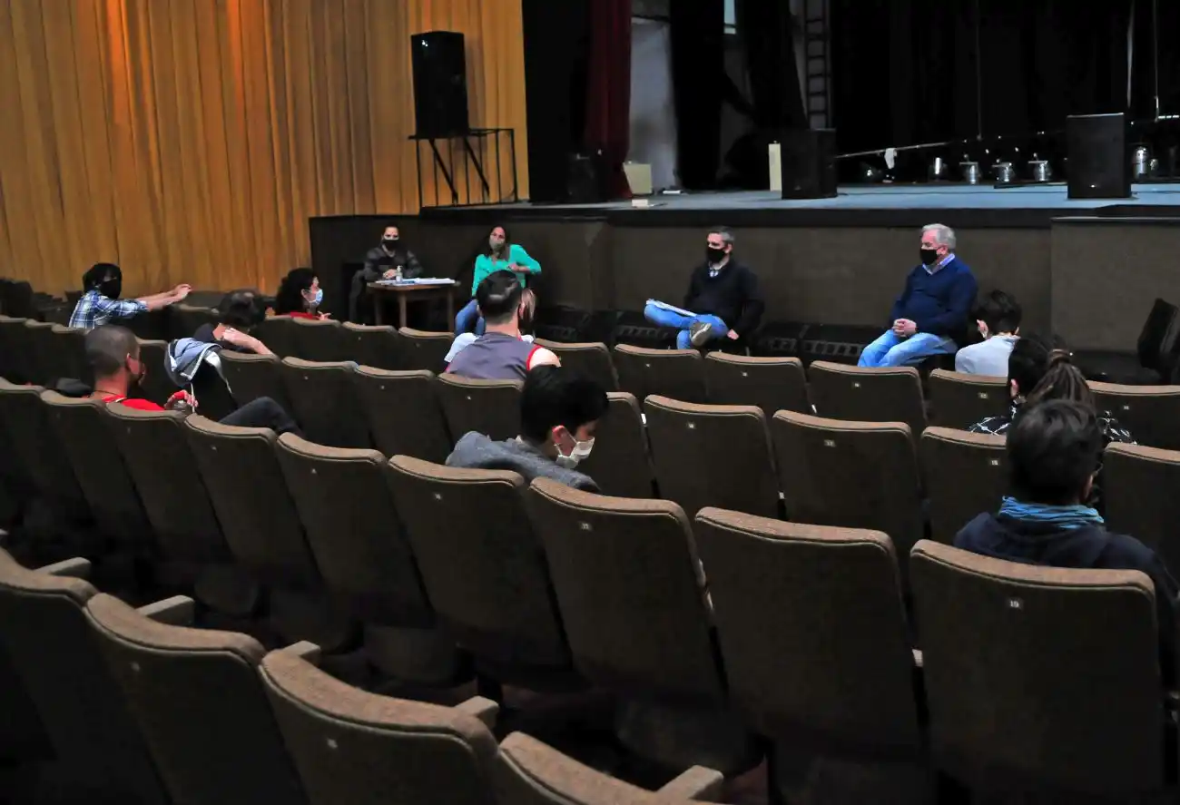 Cultura y artistas coincidieron en la necesidad de dar continuidad al trabajo