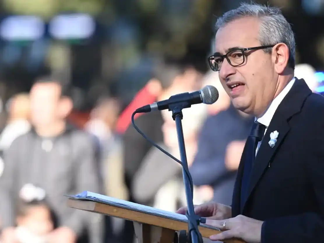 Javkin en el acto por el Día de la independencia: "La batalla histórica contra las mafias empieza a dar sus resultados"