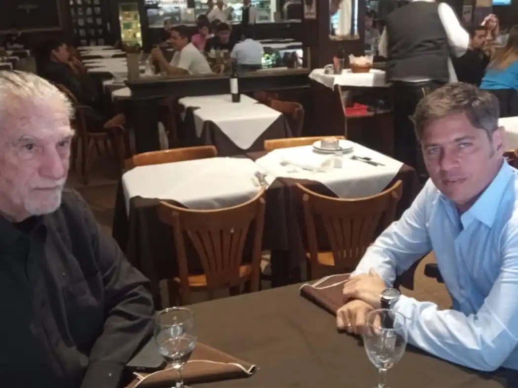 Kicillof y Federico Storani hablaron sobre el armado de un "frente anti Milei".