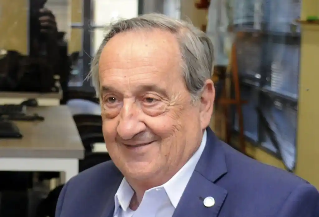 En su recorrida por Villa Italia, Lunghi se mostró confiado en que ganará las elecciones