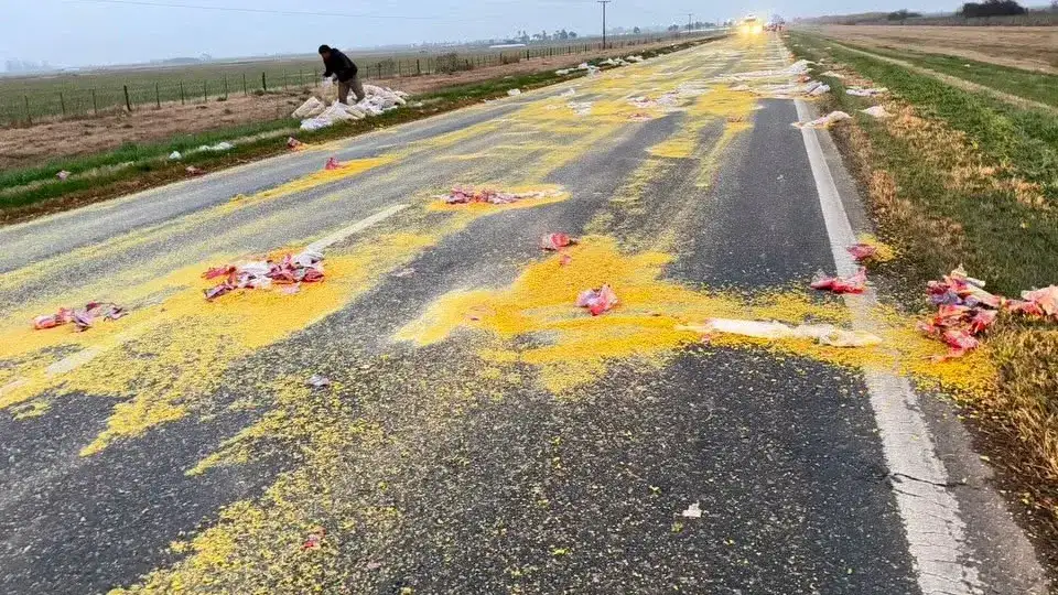 choque entre dos camiones en la rn34 - 3