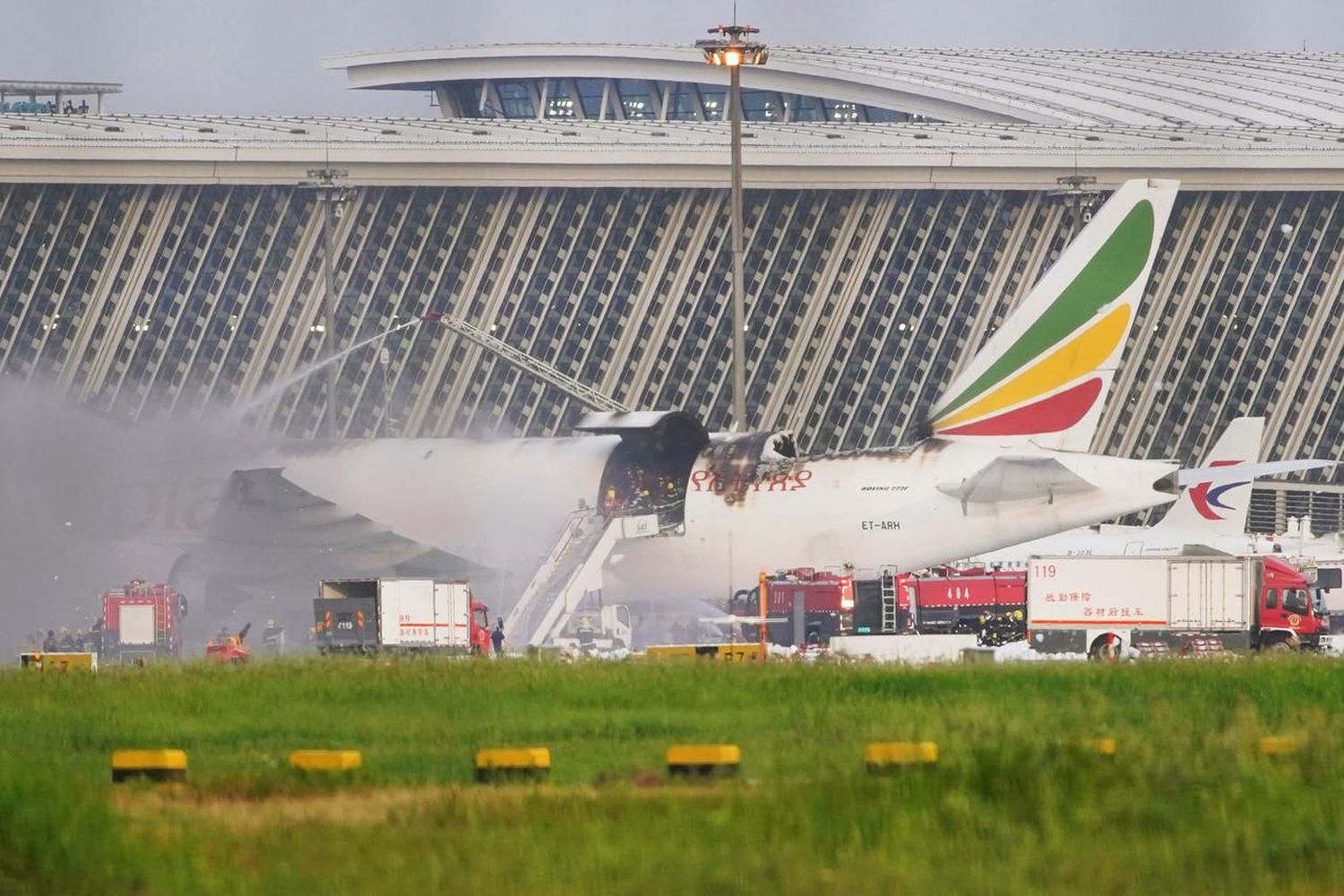 Incendio de un Boeing 777F de Ethiopian Airlines en Shanghai