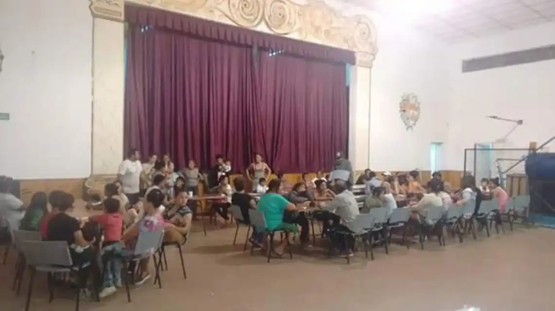 Asistieron a evacuados de Villa Ocampo