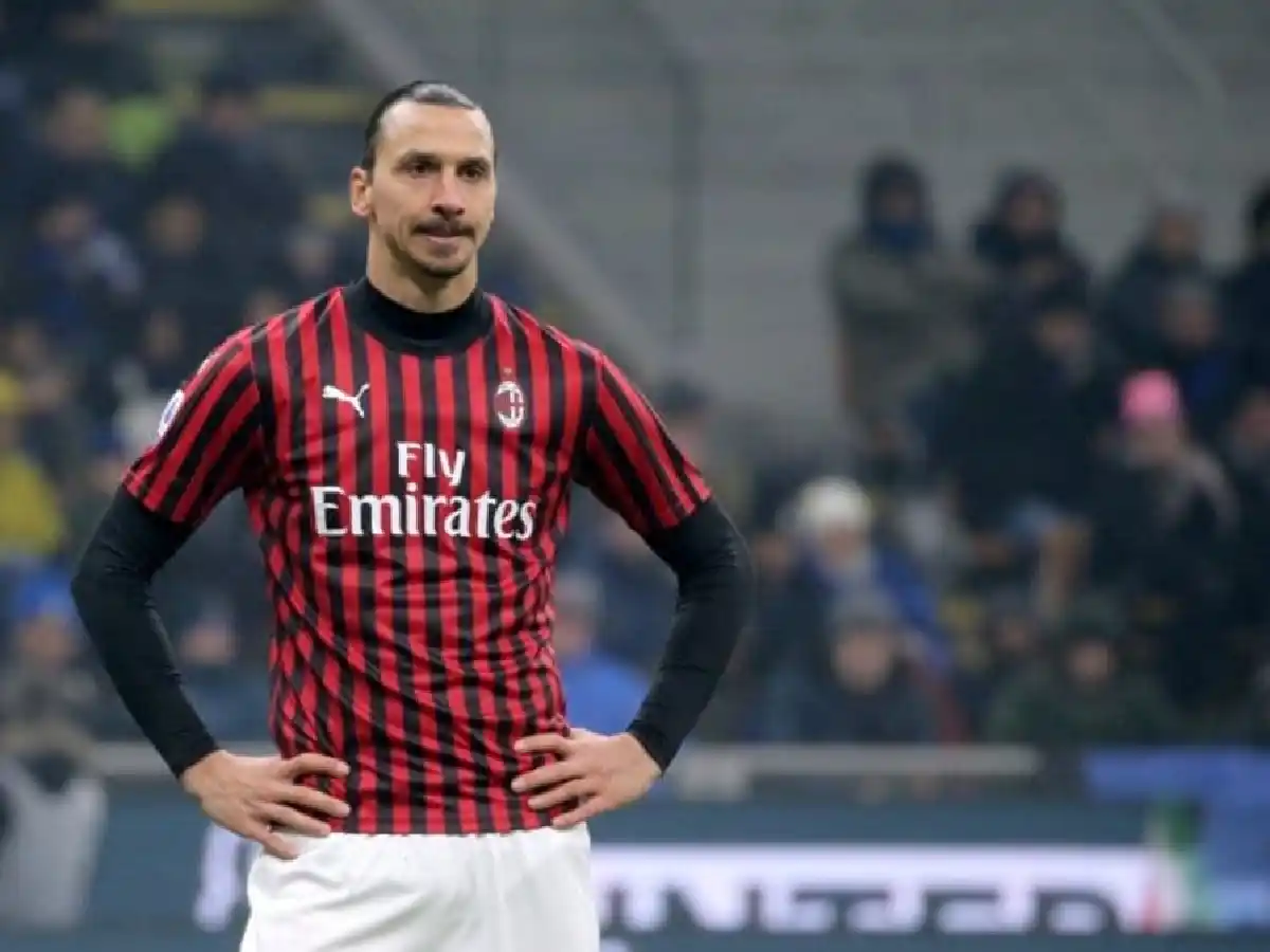 El sueco Ibrahimovic entrena en su país mientras define su futuro