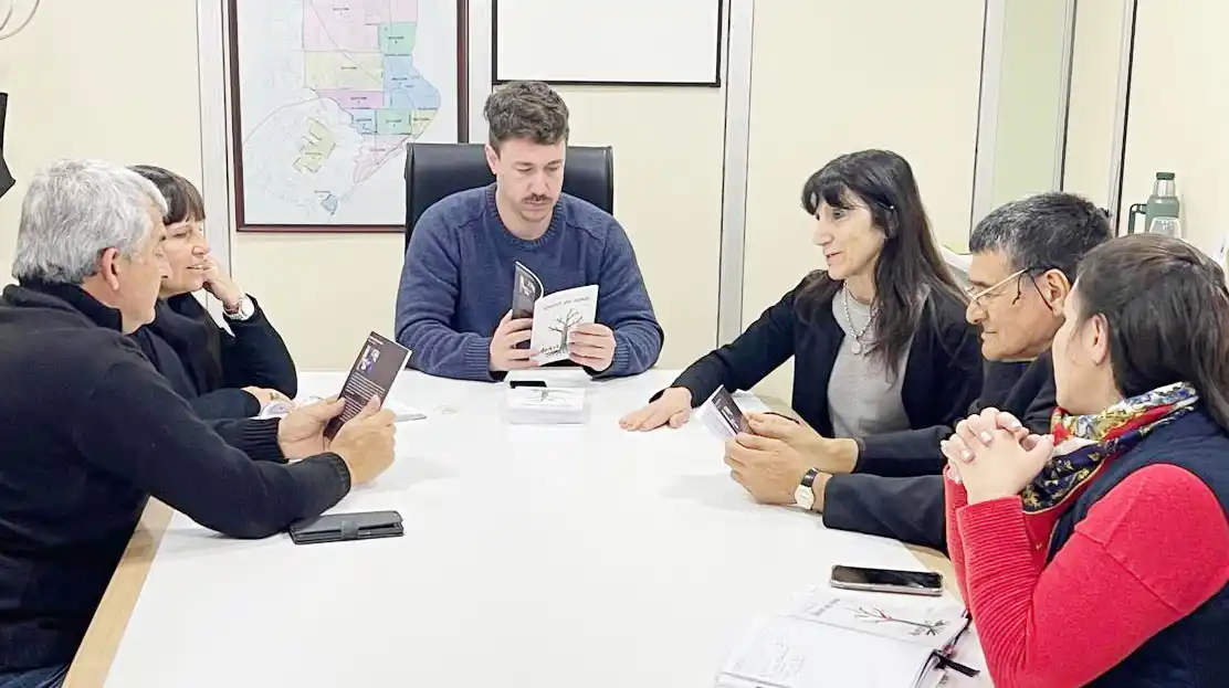 Presentación del libro “Raíces del Alma” de Antonio Cipriano Luján