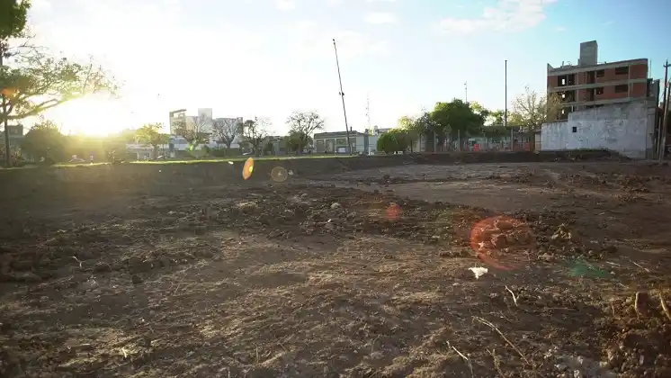 Comenzaron los trabajos de mejoras en la canchita de la Escuela Normal