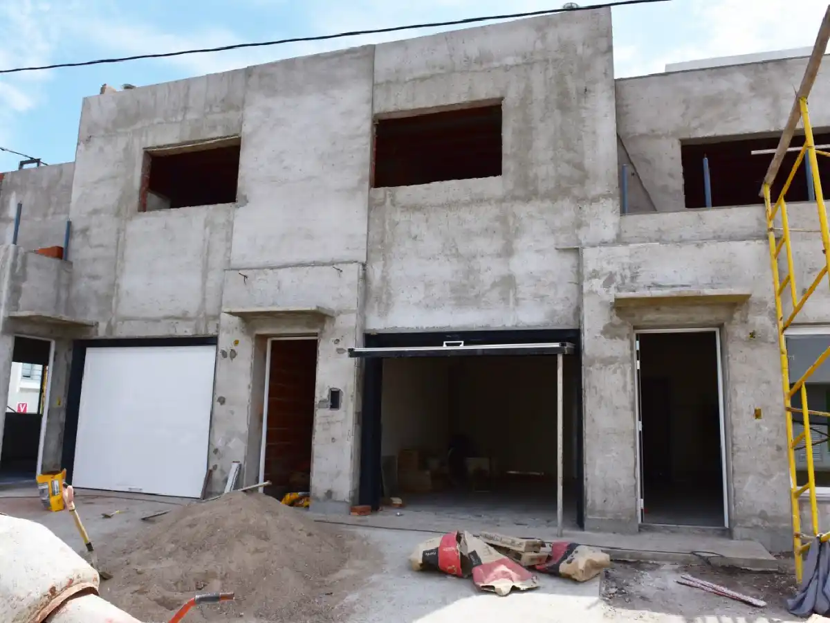 Cayeron los alquileres universitarios, pero sigue firme la construcción              