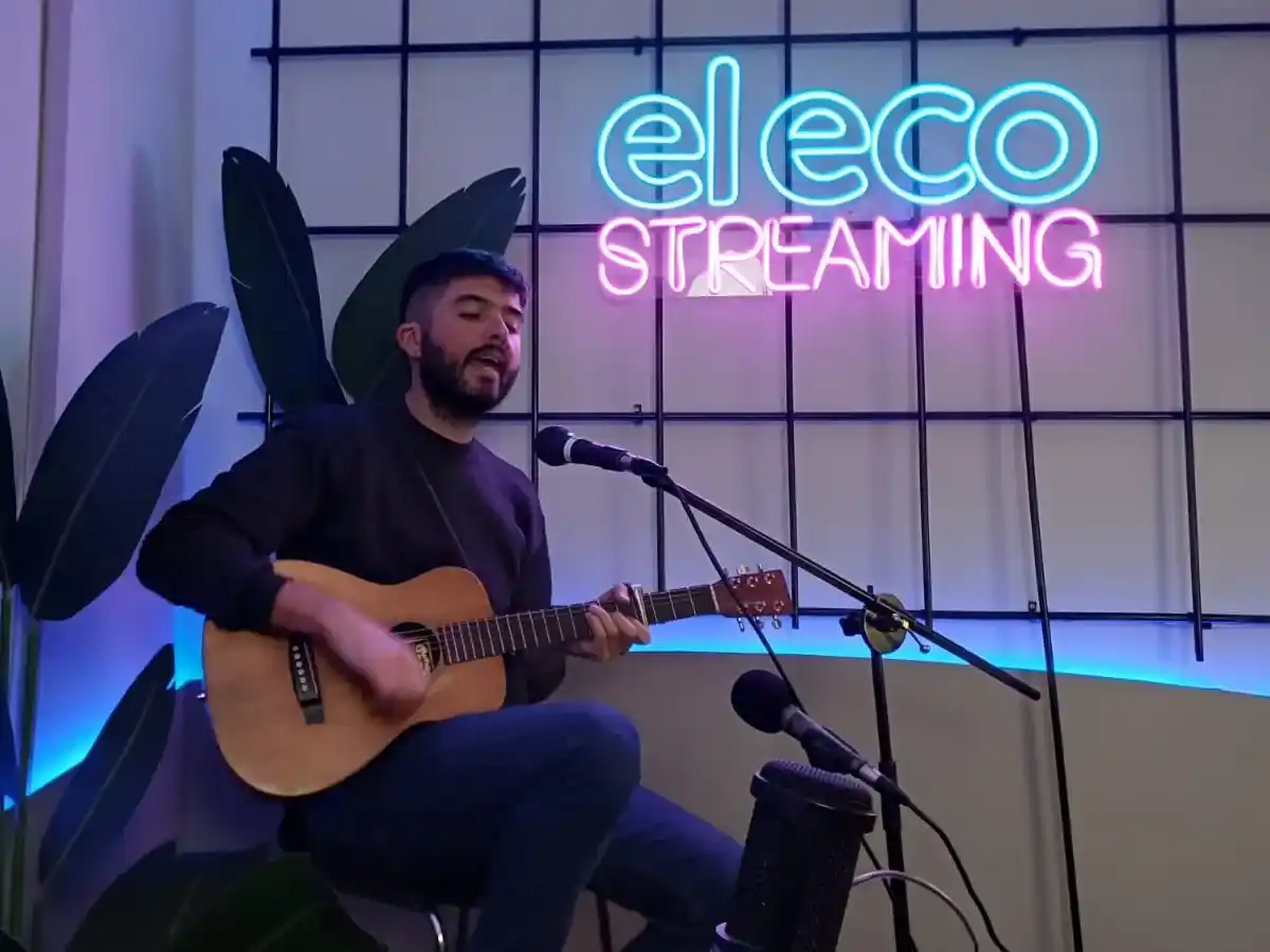 Seba Tombo fue el segundo artista que  pasó por el Unplugged.