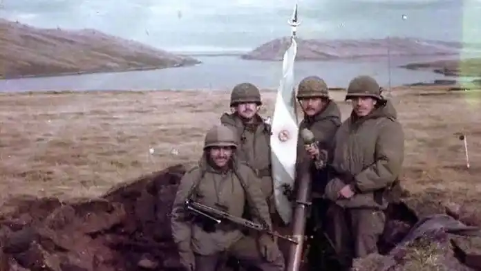 A 43 años de la Guerra de Malvinas, Milei firmó decreto para reconocer a soldados como subtenientes de reserva