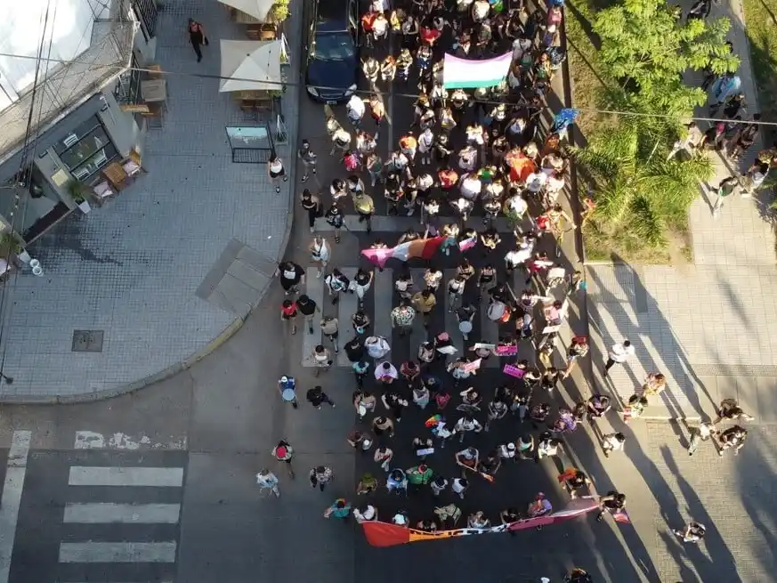 En Santa Fe, una multitud acompañó la convocatoria. Créditos: Luis Cetraro