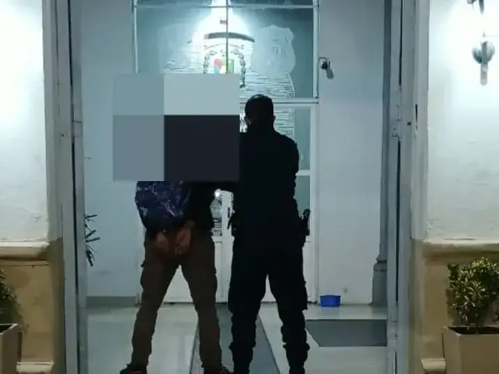 Detuvieron a un "trapito" en el centro de Gualeguaychú: molestaba a los transeúntes y se puso agresivo