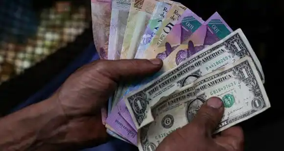 ¡NI RECONVERSIÓN NI IGTF! El bolívar sigue cuesta abajo y se devalúa 6%