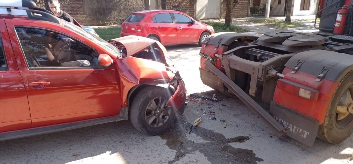 Estaba alcoholizada la joven que chocó un camión estacionado en Reconquista