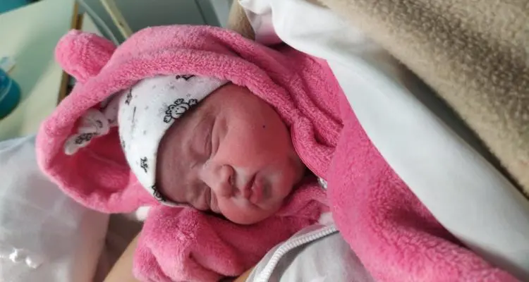 Chloe, la bebé sampedrina que tiene mamá, abuela, bisabuela, tatarabuela y “recontra tatarabuela”