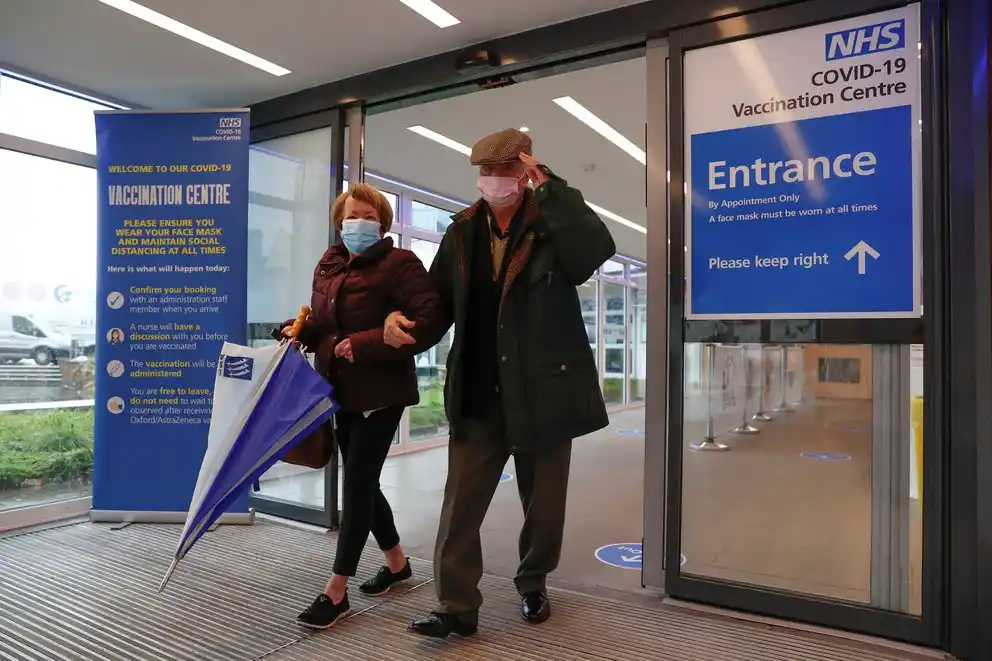 Un estudio muestra que una sola dosis de AstraZeneca o Pfizer produce una respuesta inmune potente