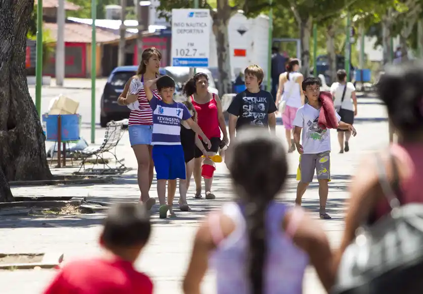 Con un 95% de ocupación, la ciudad vivió un buen fin de semana turístico  
