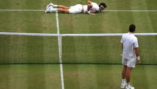 Federer perdió ante Raonic, que jugará la final con Murray