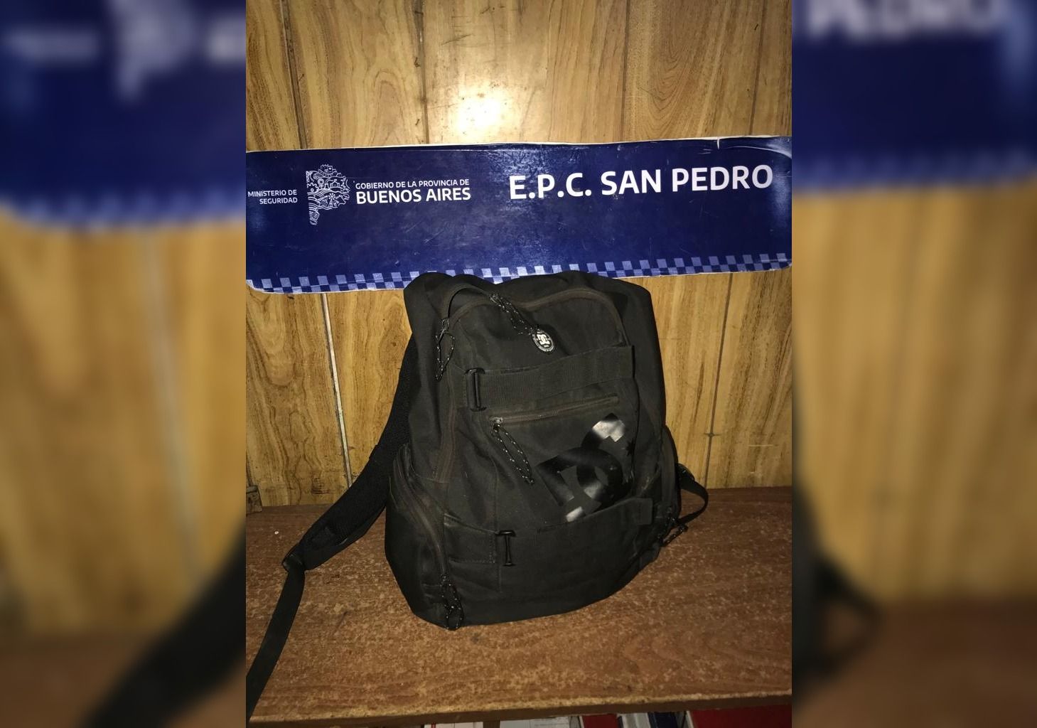 Menor robó una mochila en una cancha de fútbol y fue aprehendido