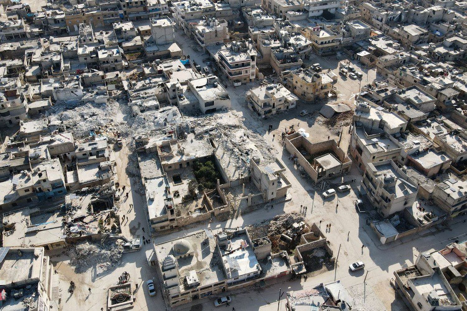 AL FIN llega ayuda humanitaria a zonas rebeldes de Siria tras el terremoto