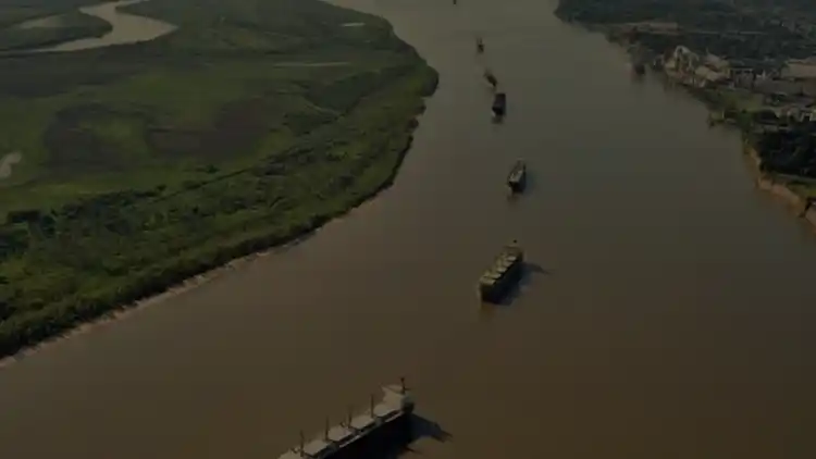 Comunidades y organizaciones presentan medida cautelar para frenar la licitación de la Hidrovía Paraguay–Paraná