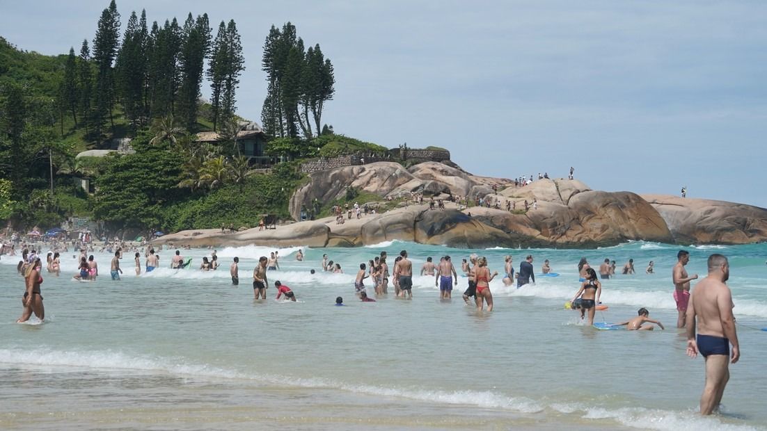 Turistas en Florianópolis.