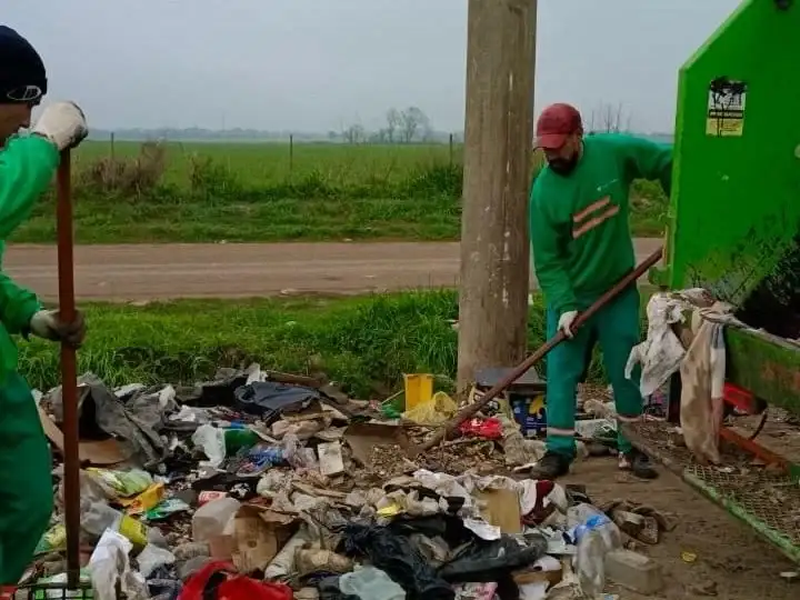 Desplegaron operativos de limpieza en barrios, accesos y espacios públicos de Rafaela - 1