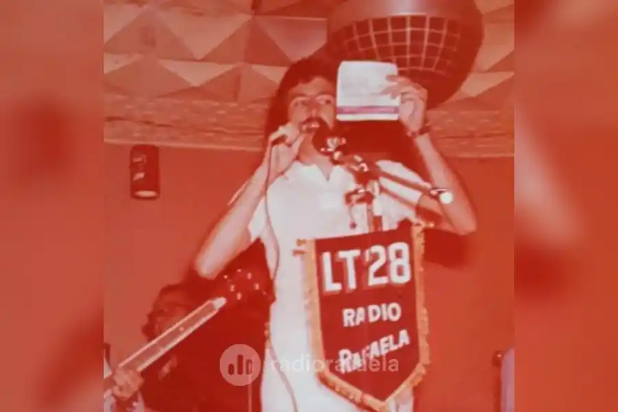 Reconocimiento a la trayectoria periodística de José Luis Foglia: "Es un regalo completo y no puedo pedir más nada"