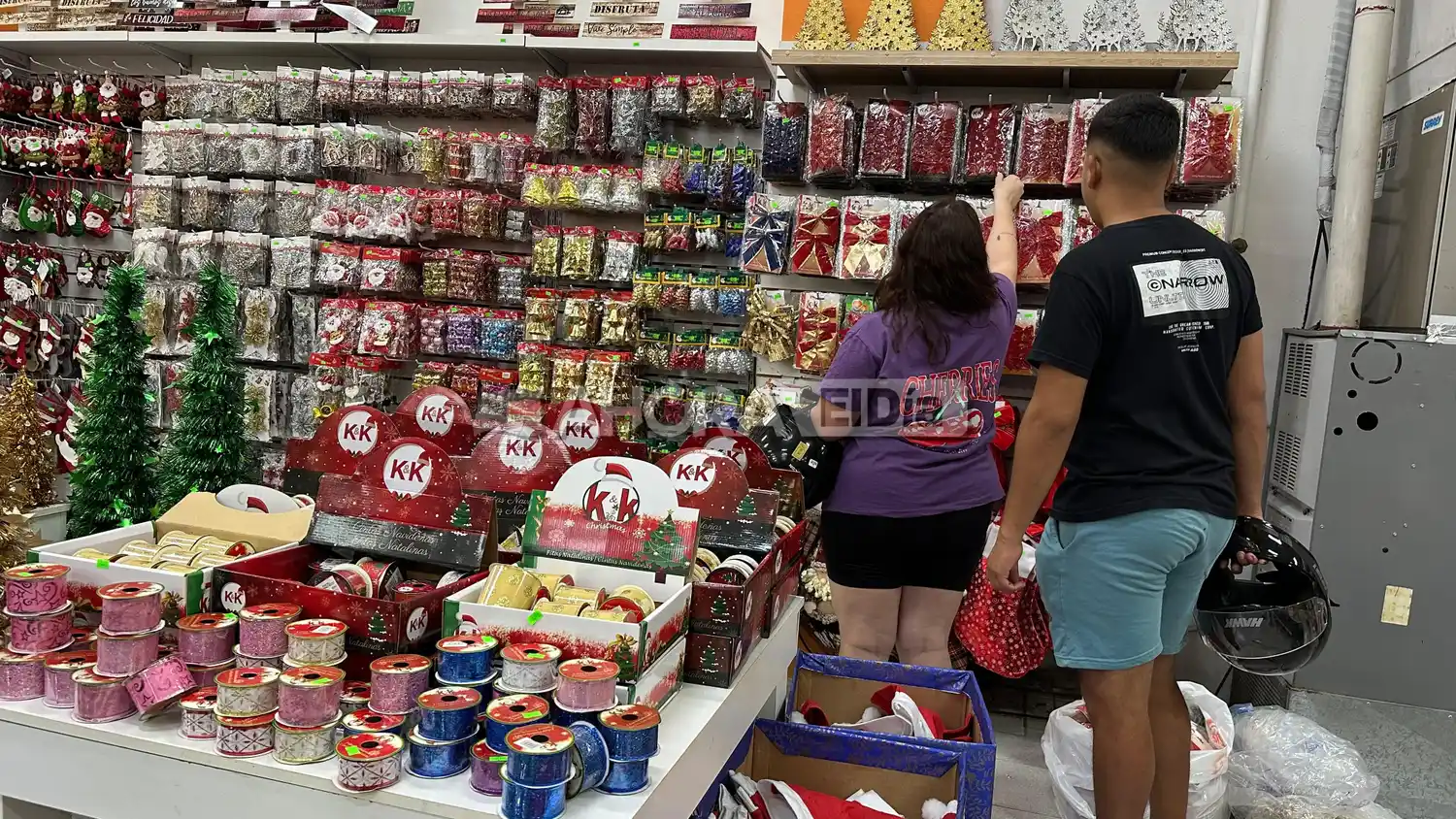 El costo para armar el arbolito de Navidad desde cero se triplicó durante el último año