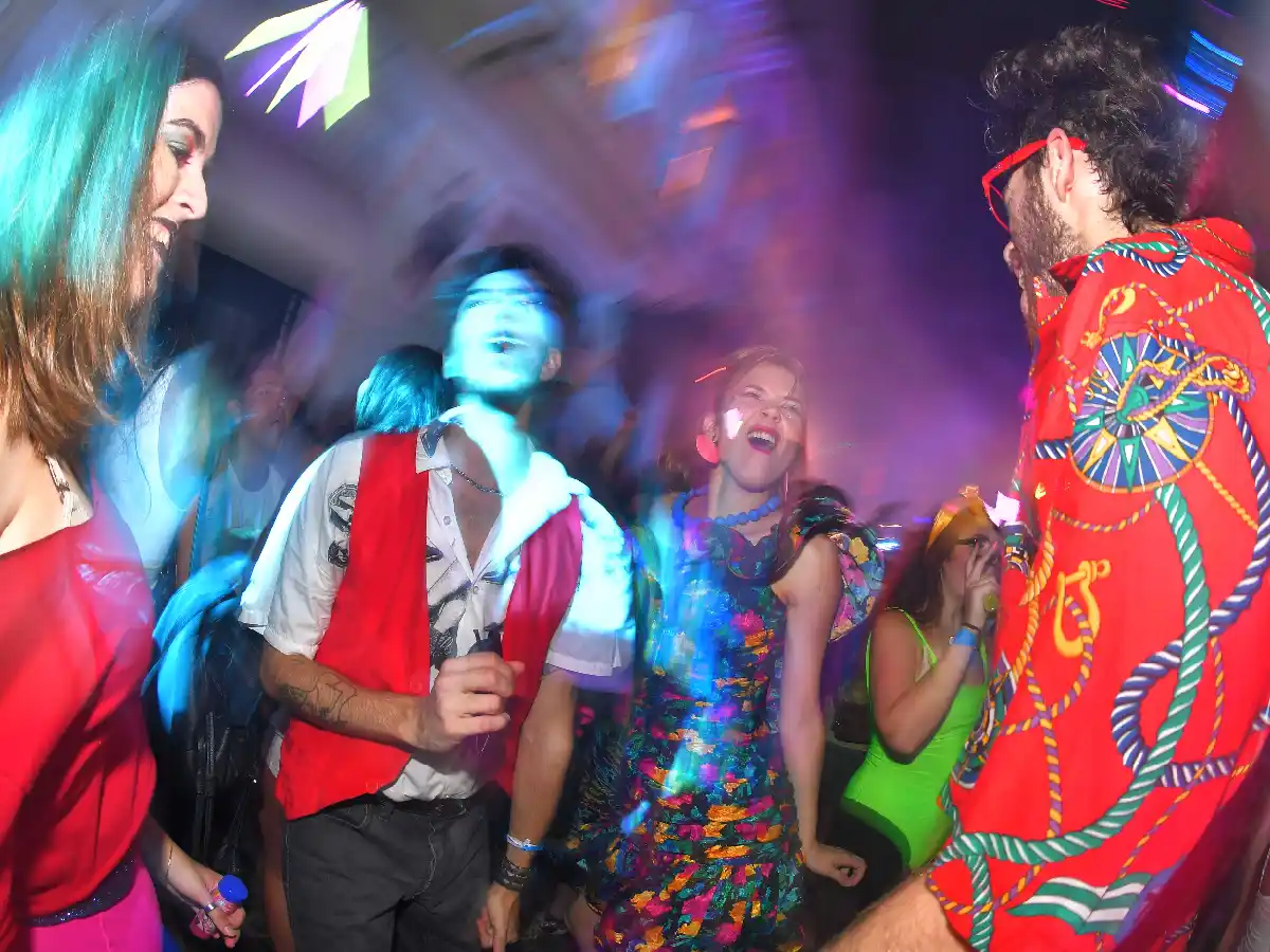 Fiestas, asados y hasta un baby shower prohibidos generaron decenas de contagios de coronavirus