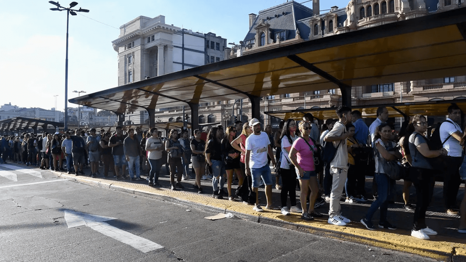 Hoy se define si el martes hay paro de micros en el AMBA.
