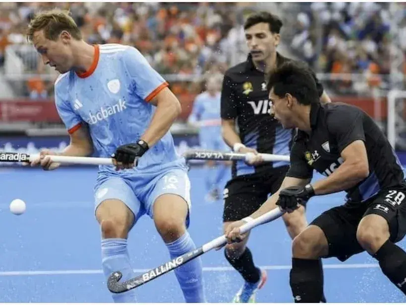 Derrota 3 a 1 de Argentina ante Países Bajos. Los Leones buscarán la clasificación ante Nueva Zelanda el jueves. Foto: FIH