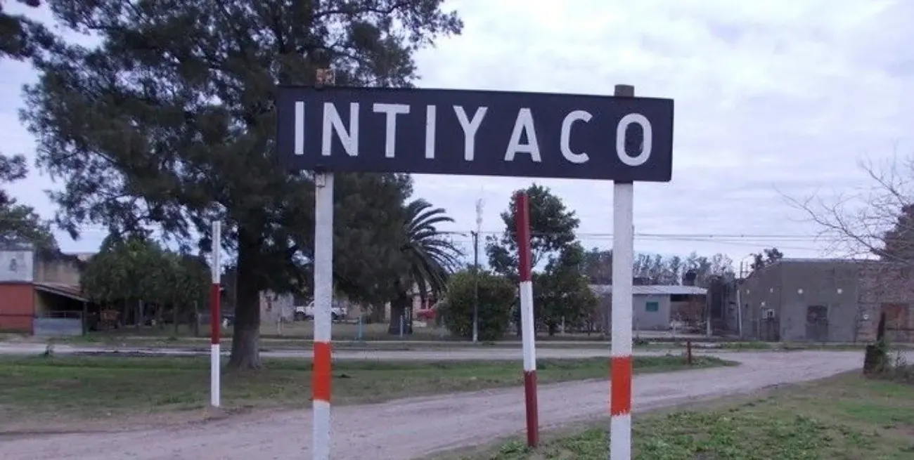 En medio del ataque, la hija de la mujer, de 8 años, intentó defender a su madre.