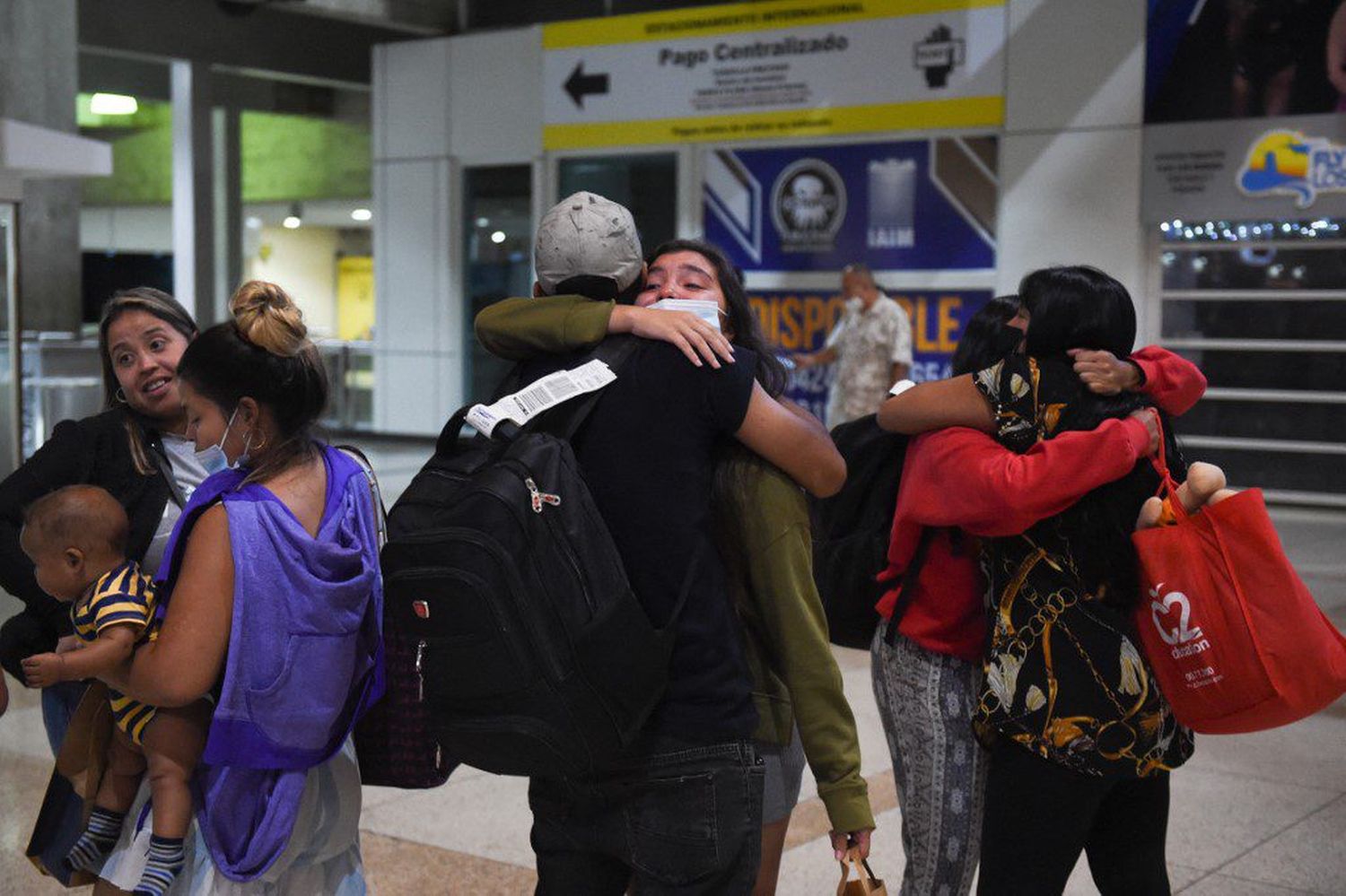 Por restricción de EE.UU.: entre NOSTALGIA Y FRUSTRACIÓN migrantes regresan a Venezuela