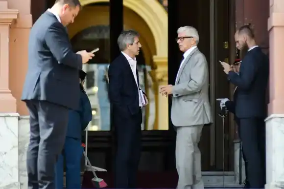 Sin Milei ministros se reunieron con Caputo  con foco en la Comisión Bicameral que tratará el DNU