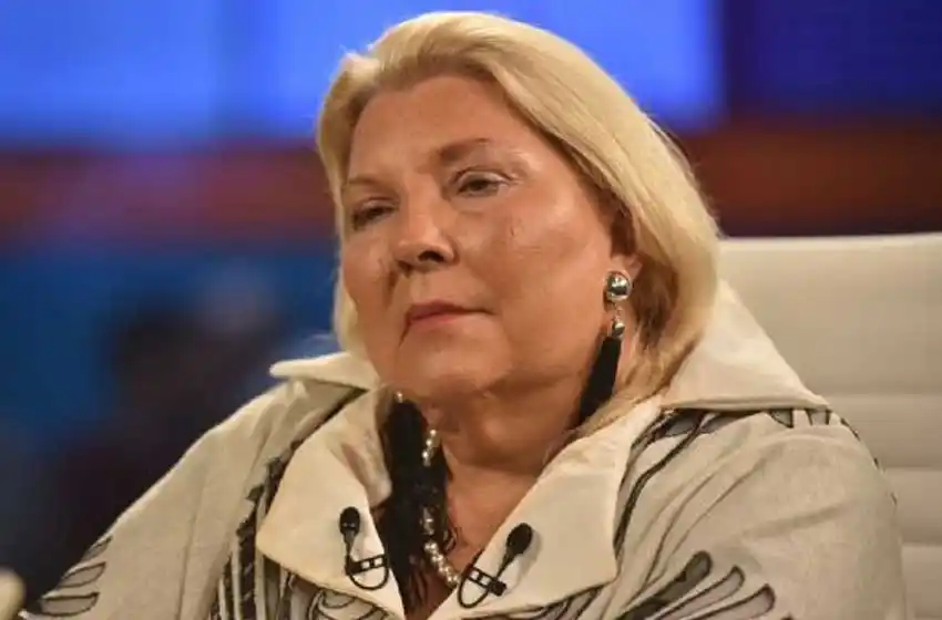 Carrió dijo que el Gobierno arma «la tormenta perfecta para hundir a la Argentina»