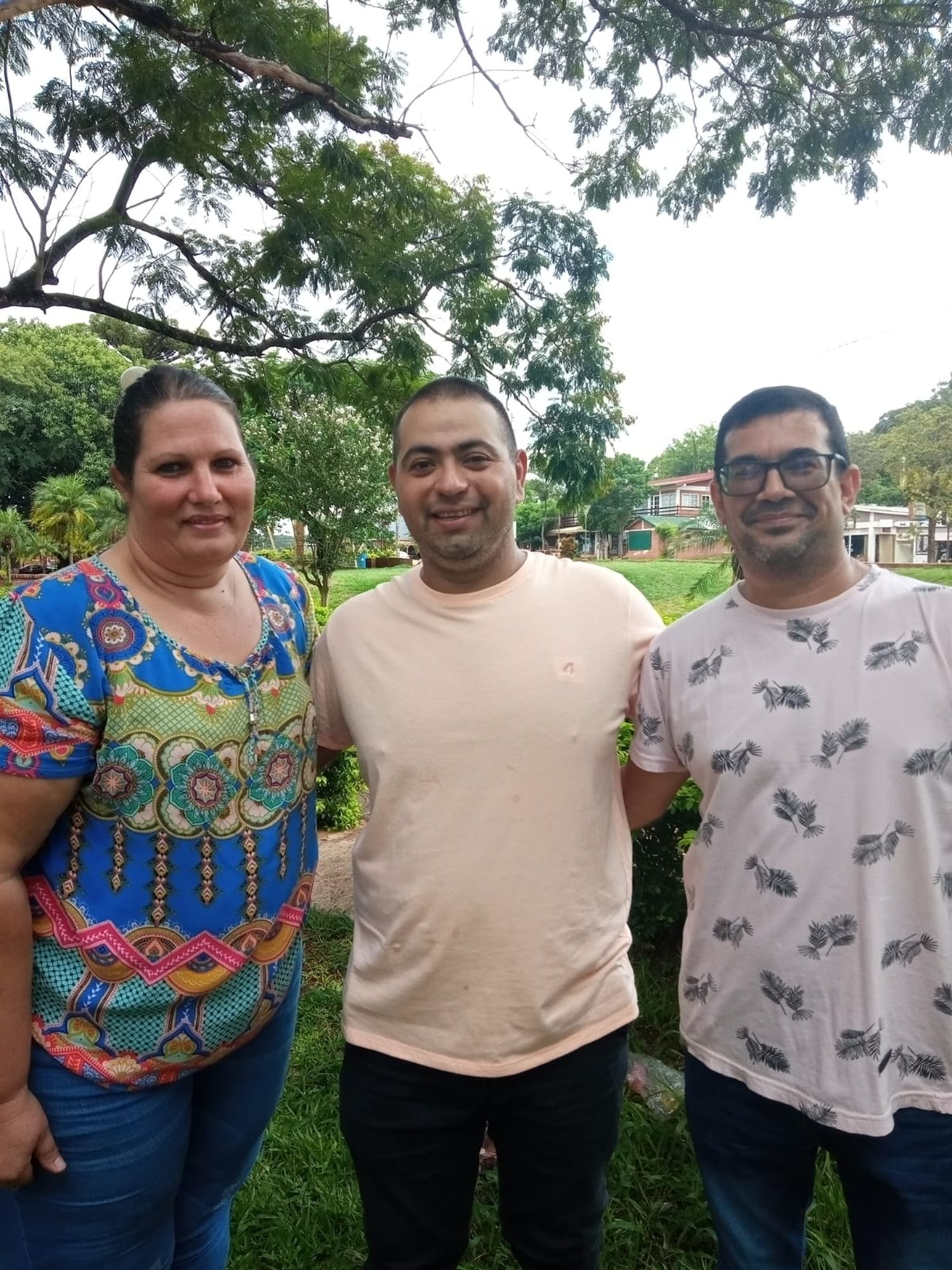 Maria Potschka (candidata a Concejal), "Coco" Olivera (candidato a intendente) y Pablo Aquino (candidato a concejal)