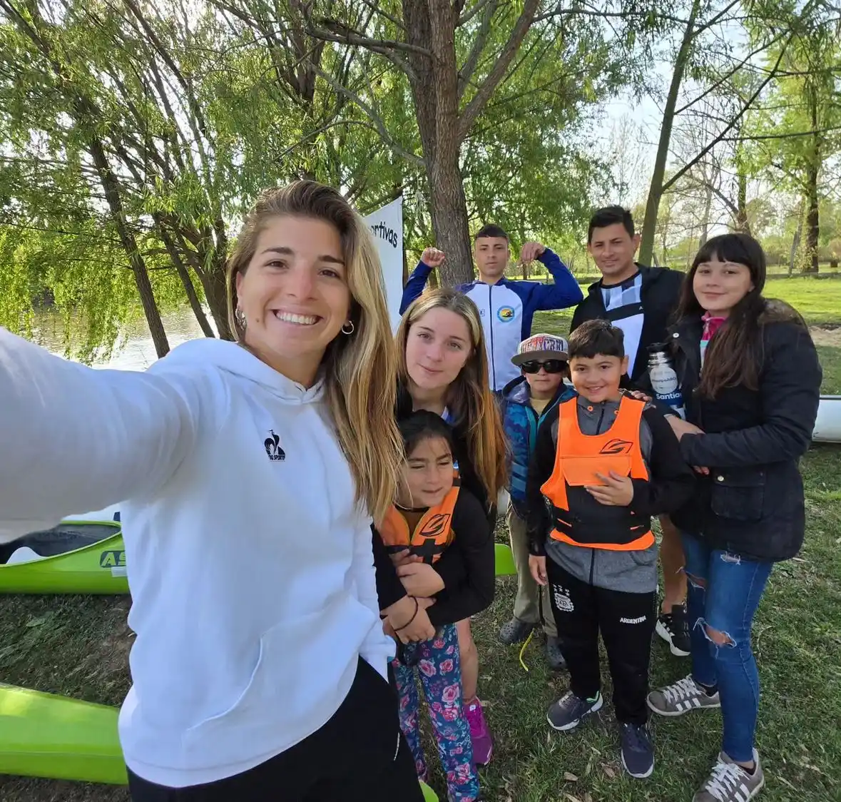 Brenda Rojas estuvo presente en el encuentro de canotaje llevado a cabo en Las Canaletas. Foto: Instagram Brenda Rojas.