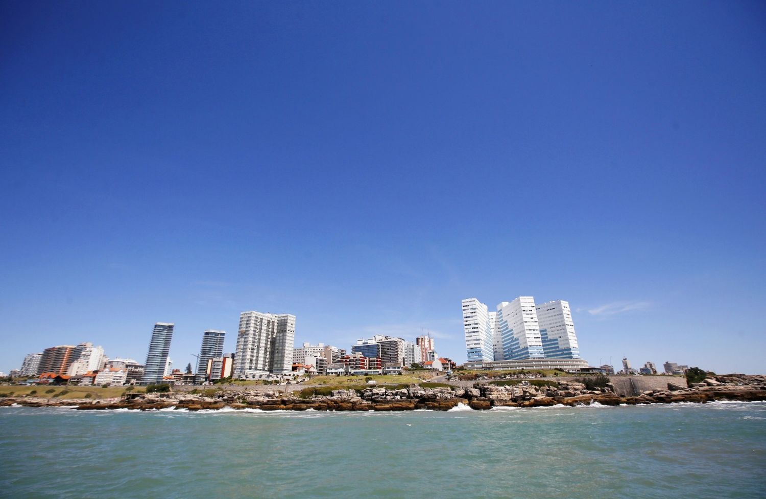 Turismo en Mar del Plata: Las reservas se frenaron ante el impacto de las medidas económicas de Javier Milei