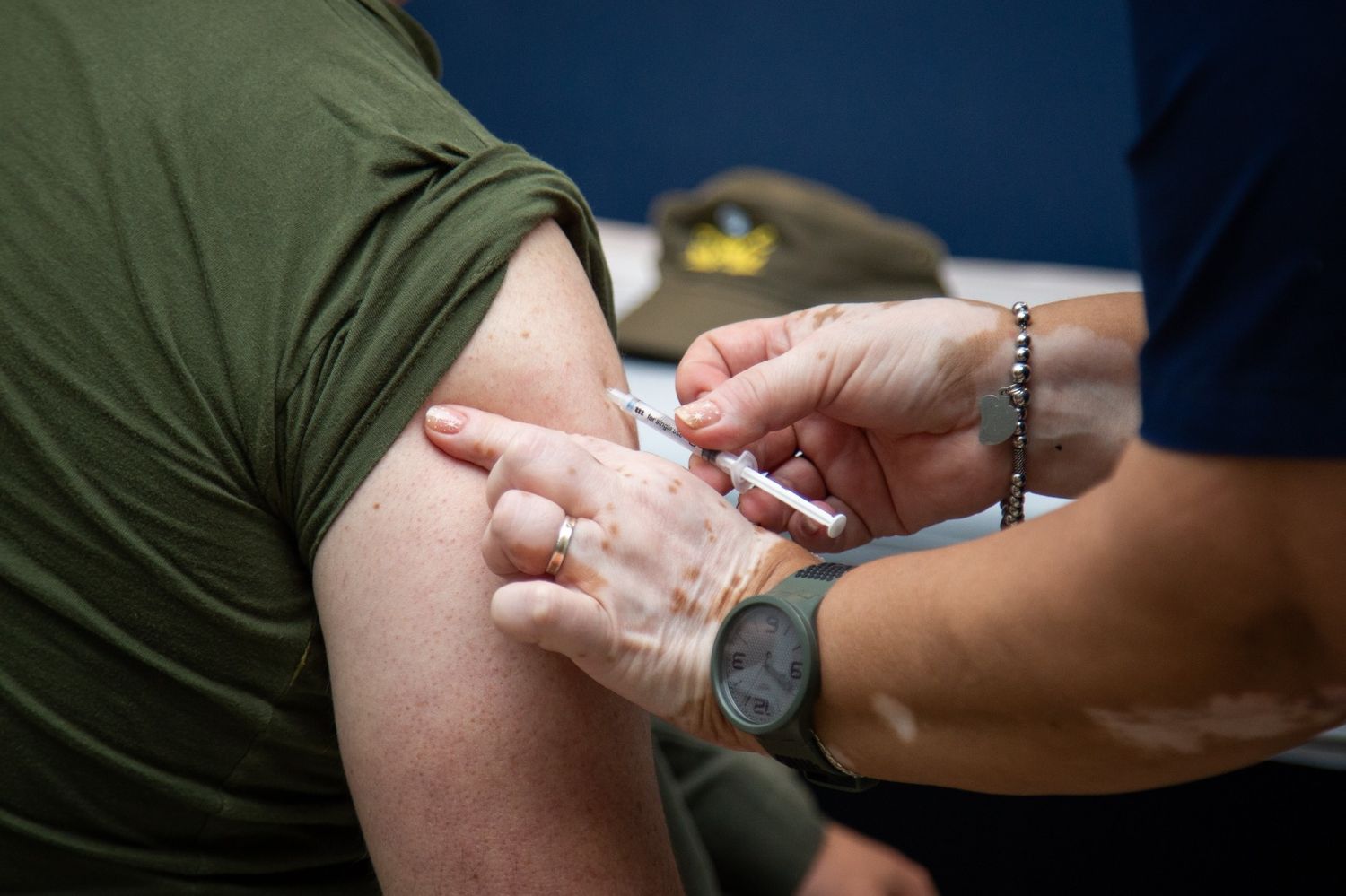 La provincia vacunará contra el dengue a las fuerzas federales y a quienes padecieron la enfermedad