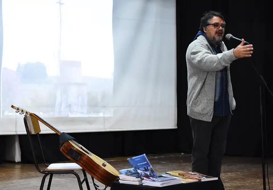 Víctor Acosta: “Cantamos por la identidad y la cultura entrerriana, nunca por hobby”
