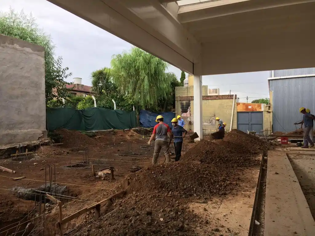 El Municipio avanza con las obras de la etapa final de la construcción de las piletas