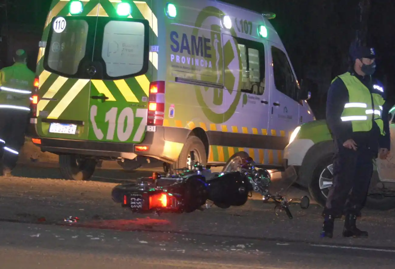 Una motociclista quedó internada en terapia  tras chocar con una camioneta en la Ruta 226