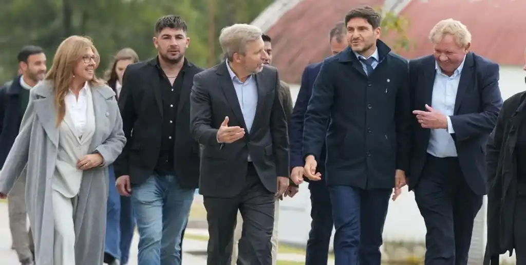 Pullaro y Frigerio firmaron un acuerdo entre localidades de Santa Fe y Entre Ríos